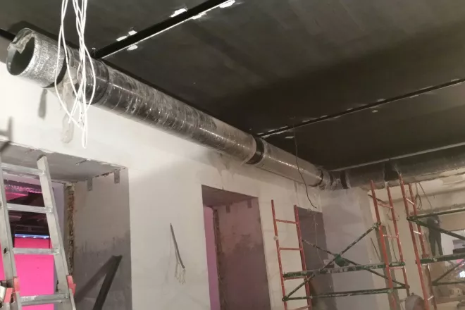 круглый воздуховод на потолочное крепление